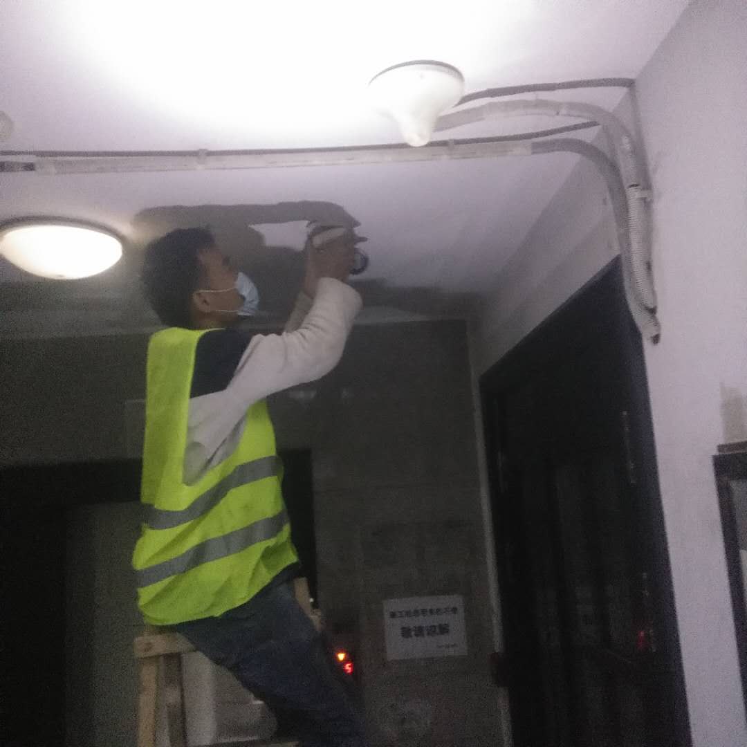 北京朝陽百子灣某餐飲店煙感如何使用，煙感移位與消防面積有關嗎？